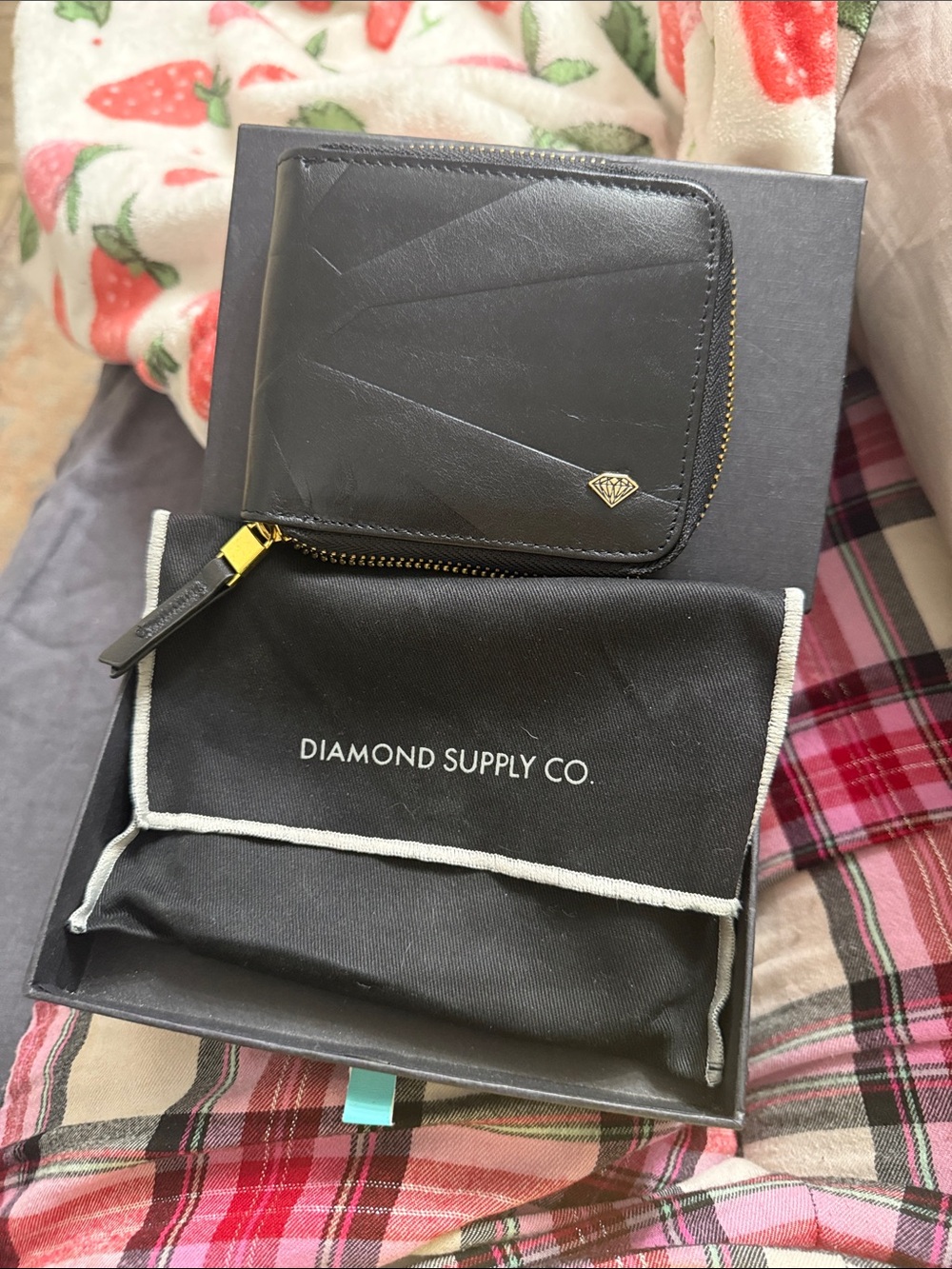Diamond Supply Co. Black Leather Zip Card Wallet with Gold Accent